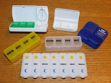 LOT petite BOITE à PILULES medicaments PILULIER mini box 7 JOURS de la SEMAINE