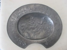 PLAT A BARBE PUBLICITAIRE EN MÉTAL.