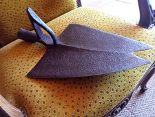 Outil ancien Fer Forgé Agriculture  Coupe Paille / Coupe Foin forme Bêche Poitou