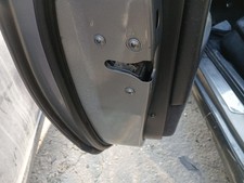 SERRURE DE PORTE AVANT GAUCHE