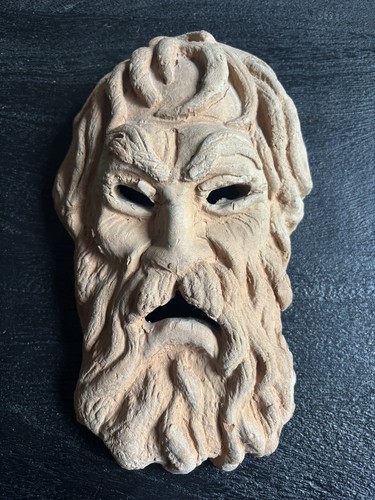 Masque terre cuite - de, style