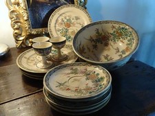 Partie de Service Satsuma Japon XIX ème Oiseaux insectes Coquetiers Assiettes