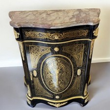 Un bahut Style Boulle noir en