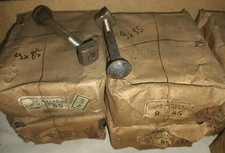 Lot de 25 anciens boulons
