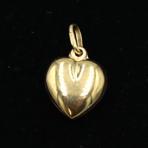 Petit pendentif forme de - petit, en