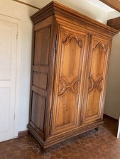 Armoire XVIII ème 18 ème siècle Louis XV en noyer