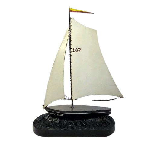 05m29 joli voilier - bois, et