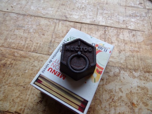 Poids 100 ancien fonte - g,