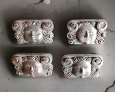 Jolie quatuor De Têtes Sculptées Anciens Ornement De Meubles En Chêne
