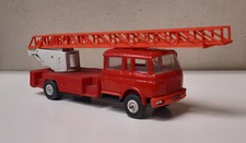 Camion-échelle Berliet de