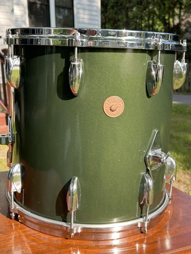1960 gretsch round badge 14 - round,
