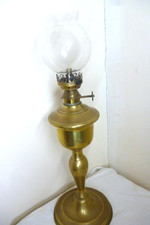 LAMPE A PETROLE CUIVRE AVEC SON VERRE