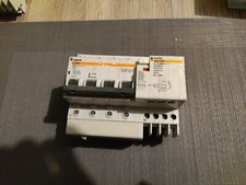 Bloc disjoncteur différentiel MERLIN GERIN C32H 32 A 20098VIGI 20342 