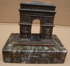 Presse papier ancien Arc de Triomphe en régule  sur socle marbre
