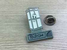 pins FRANCE TELECOM signe MADE IN FRANCE. Cabine telephonique telephone