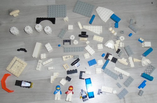 Lego figurines space - lego,