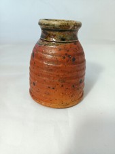 Petit pot de la poterie d Oletta en Corse.