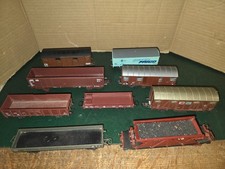 LOT DE 9 WAGONS POUR TRAINS HO