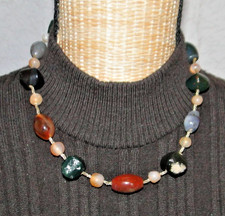 Collier ras de cou différentes pierres taillées  vertes roses grises vintage 80