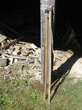 ancien fléau à blé Italien châtaigner ou noisetier traité liant cuir pour déco