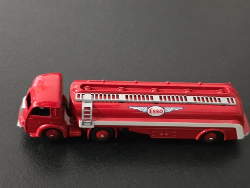 Dinky toys atlas - dinky, esso