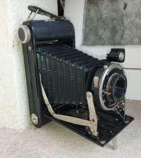 Appareil photo à soufflet*LUMIÈRE*Objectif Fidor 6.3 avec son Sac cuir Années 30