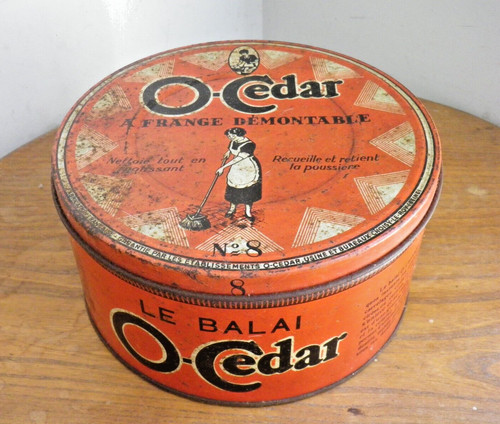 Boite ronde métal - boite, balai