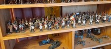 figurines soldats cavaliers Napoléon pompiers cavaliers Moyen Age  6euros pièce