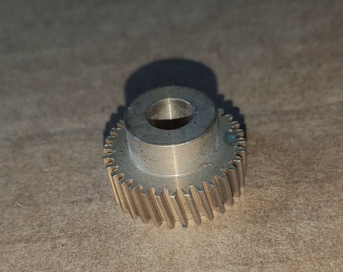 Pignon pour projecteur - pignon,