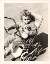 ANCIENNE PHOTOGRAPHIE JEUNE GARCON ET SON JOUET DANS SA POUSSETTE