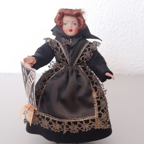 Majesté poupée tenue - majesté,