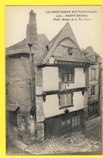 cpa Bretagne SAINT BRIEUC Vieille MAISON de la rue FARDEL CAFÉ BUREL