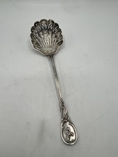 BELLE SAUPOUDREUSE EN ARGENT