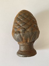 Ancienne Pomme de pin en fonte