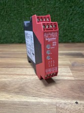 Relais de sécurité XPSBCE3710P  XPS BCE, 230V c.a., 2 contacts de sécurité #13M