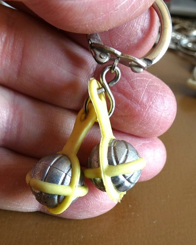Ancien porte cle paire - , boules