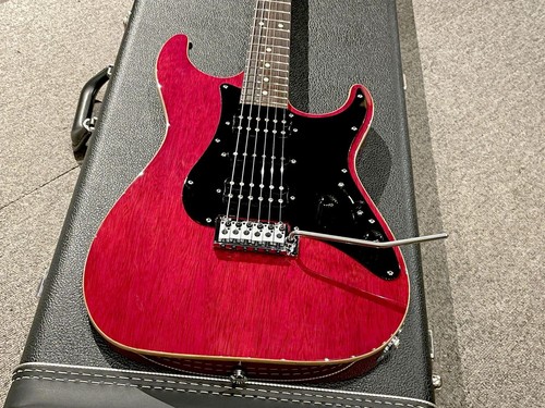 Guitare électrique - (suhr),