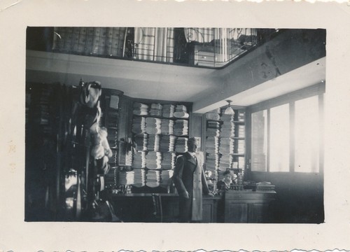 Snapshot uzerche 1933 - 1933, mercerie