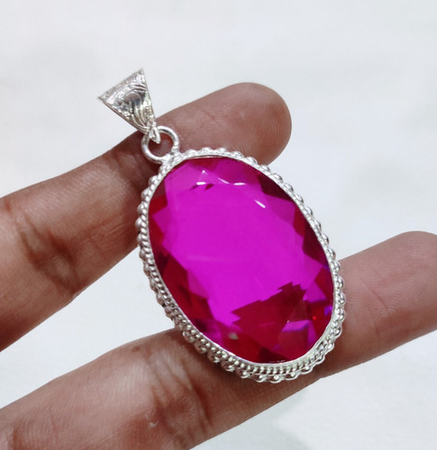 Pendentif pierre précieuse