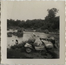 PHOTO ANCIENNE - VINTAGE SNAPSHOT - VESPA SCOOTER TRANSPORT VOYAGE -MOTORCYCLE 4