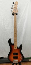 Guitare basse G&L Tribute