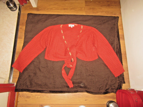 Très joli cardigan rouge - joli,