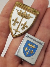 2 Badge Broche Insigne Marine Francaise Croiseur Jeanne D'arc Navire Ecole