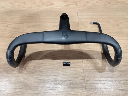 Guidon intégré carbone ultra