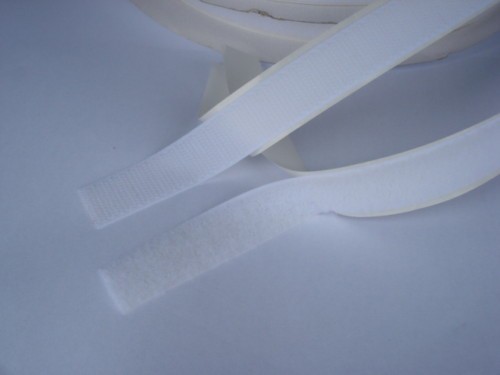 Bande agrippante adhesive