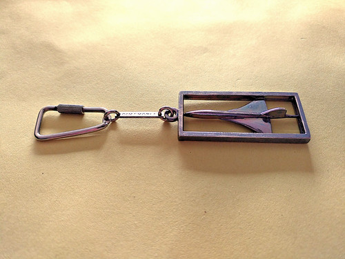 Ancien porte clé métal - clÉ, avion