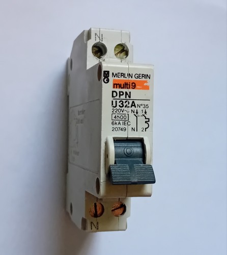 Disjoncteur 32a merlin gerin - 32a,
