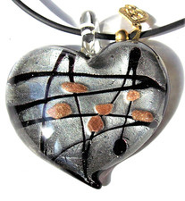 COLLIER PENDENTIF COEUR  EN   VERRE MURANO GRIS ARGENT***