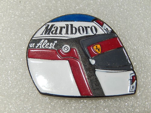 Pin casque marlboro jean - pin's,