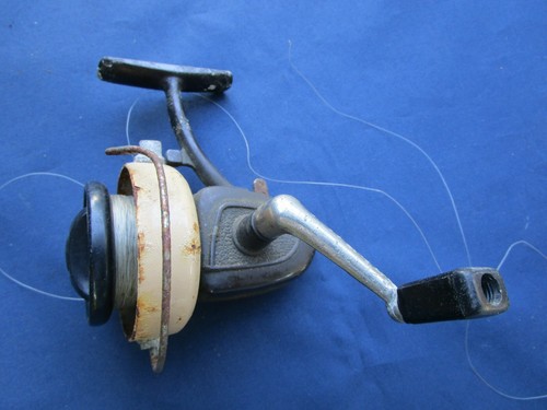 Ancien moulinet pêcheur - ancien,